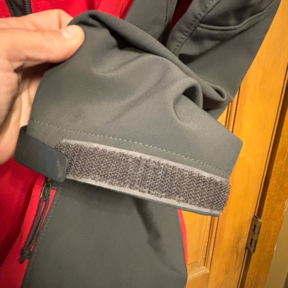 Men’s XXL North Face Jacket, red & black - Picture 5 of 7